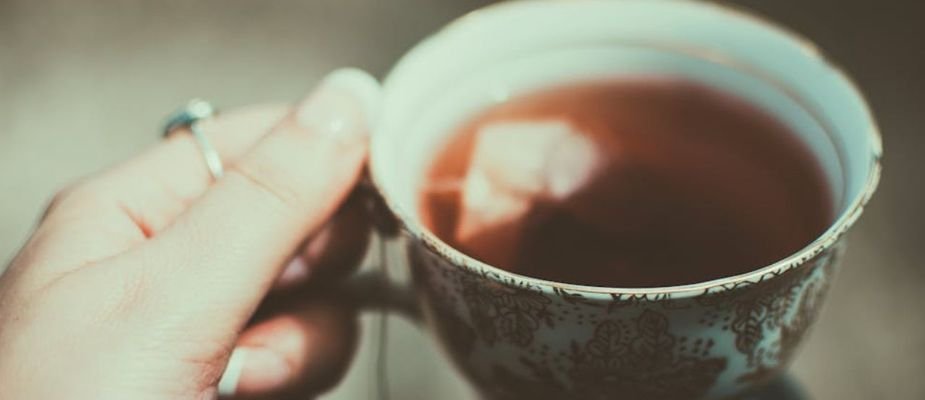 Qual o melhor chá para dormir? Um guia acolhedor da Caeju