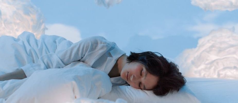 Paralisia do sono: o que é, por que acontece e como evitar episódios