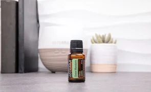 remedio em cima de mesa